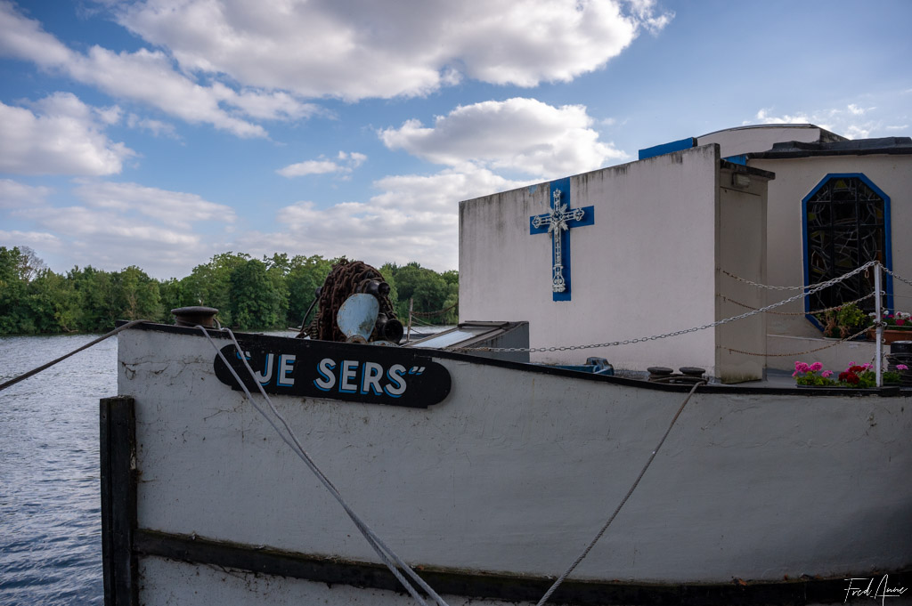 Eglise Je Sers à Conflans-Sainte-Honorine
