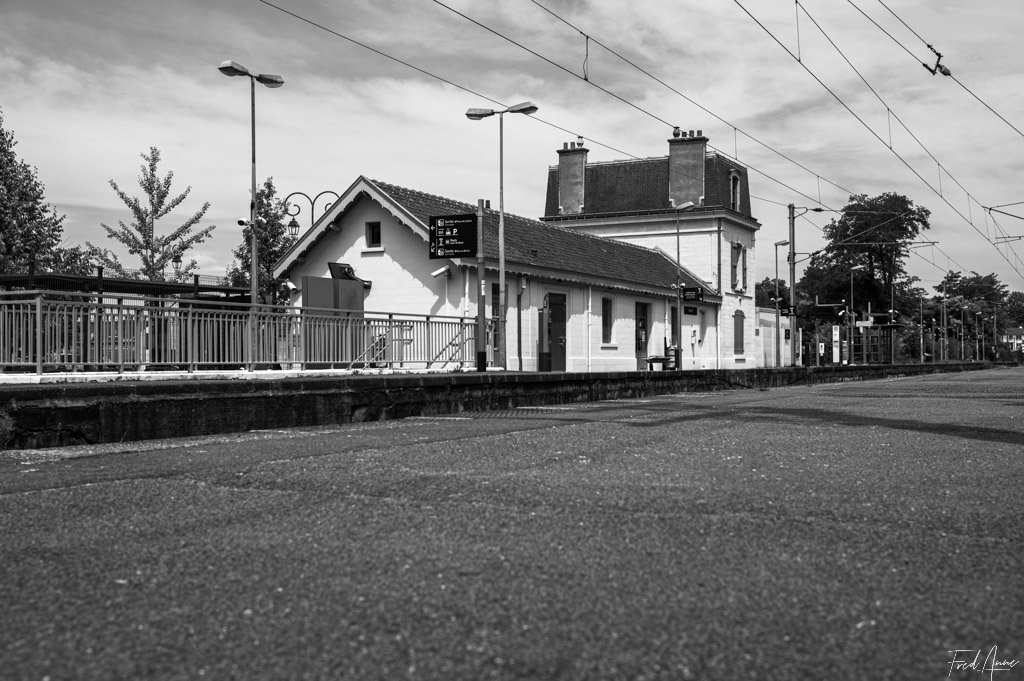 Gare SNCF de Mériel