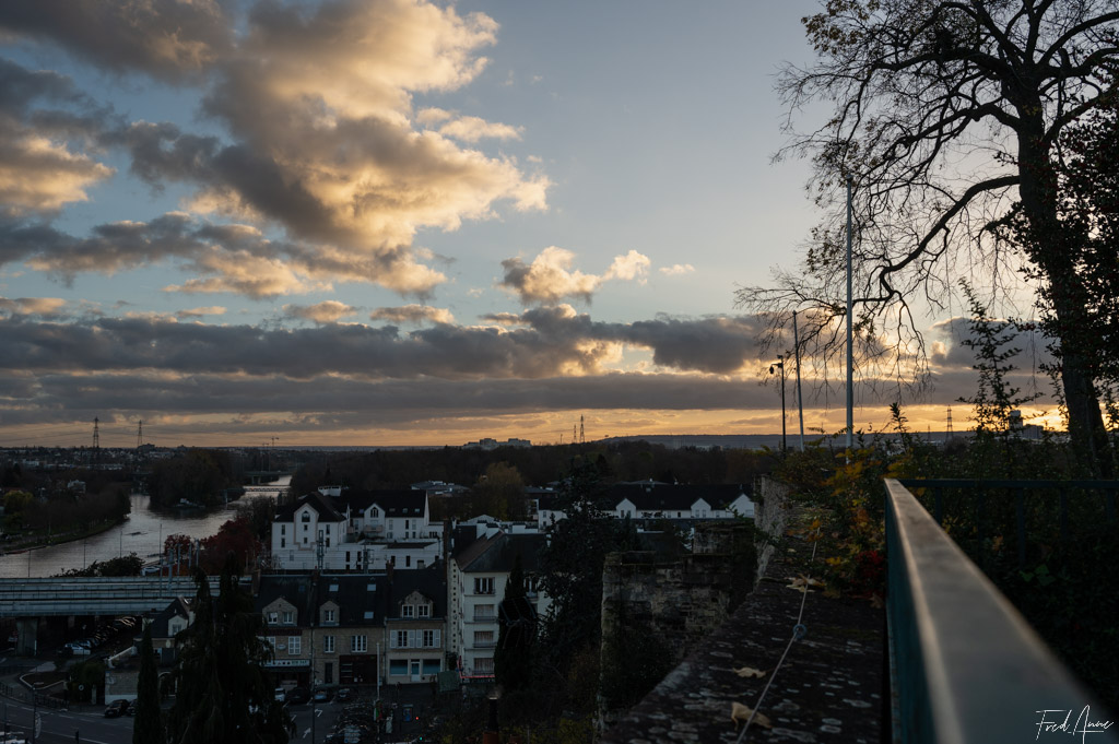 Vue sur l'Oise depuis le parc Camille Pissarro à Pontoise
