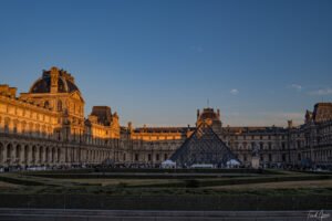 Pyramide du Louvre