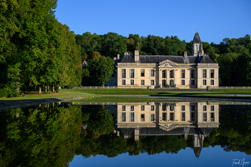 35 Château Et Son Reflet