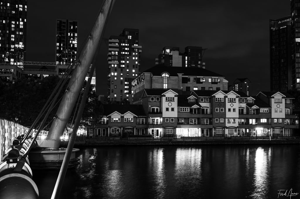 25 34 canary wharf